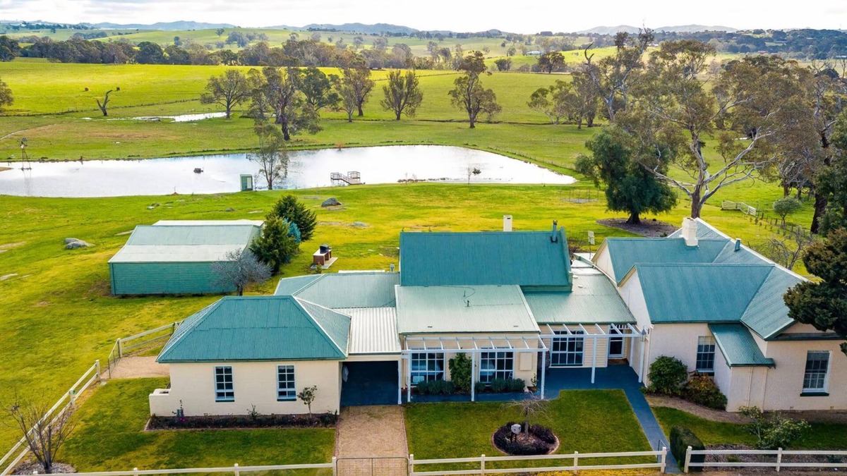 Pyalong Other | Mollison Park Farm - Welcome to our family farm Mollison Park, we greatly hope you enjoy your stay, and to help on that front we offer some tips and advice.