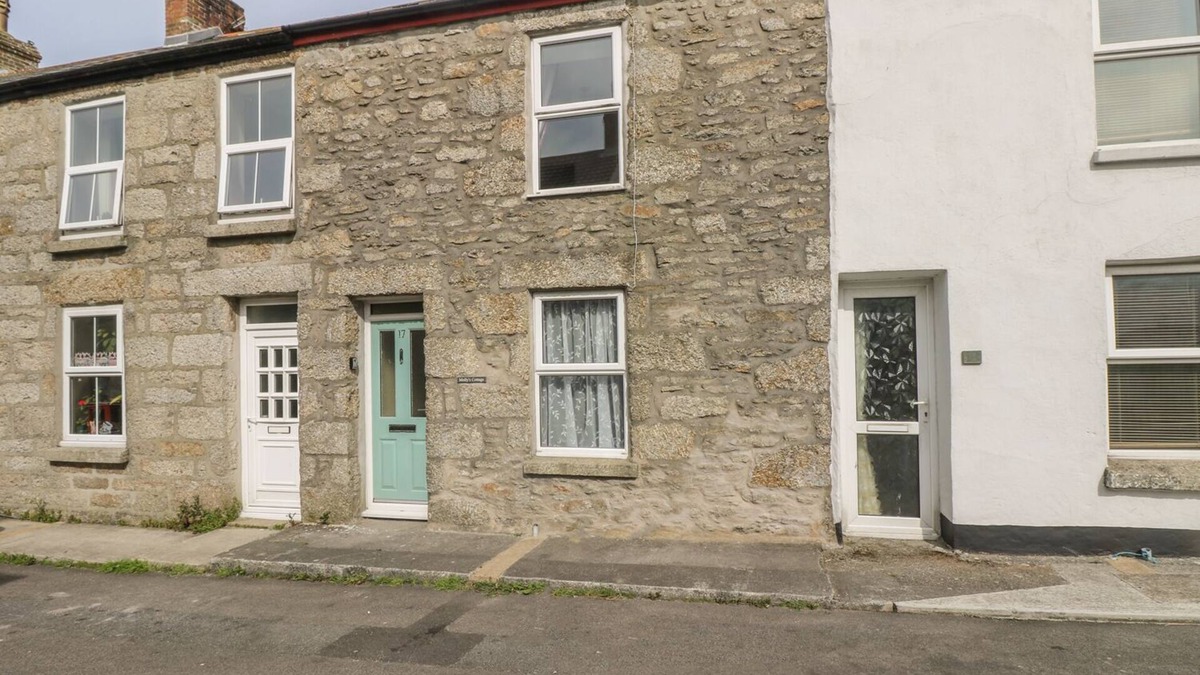 St Just Cottage | MOLLYS COTTAGE, pet friendly, country holiday cottage in St Just