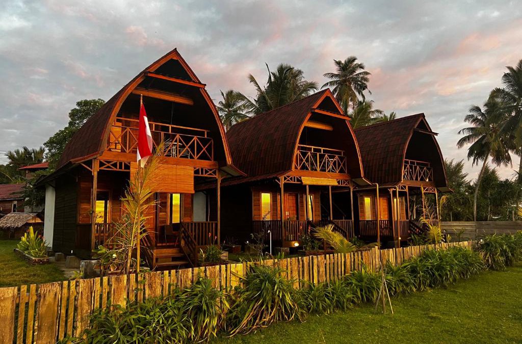 Sinabang Resort | Momos Surf Shack