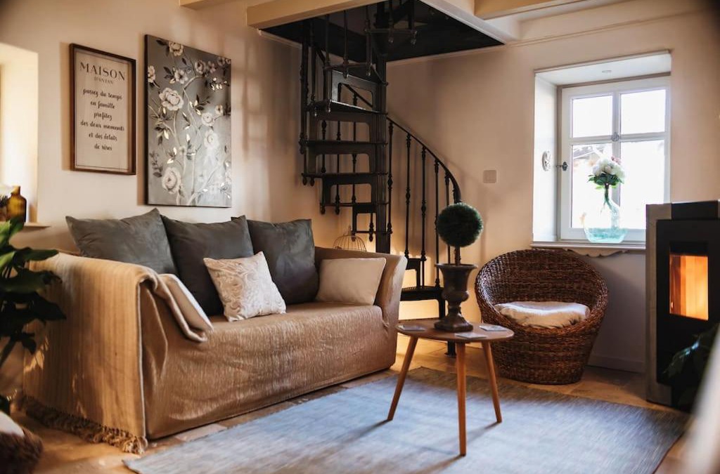 Pierreclos Apartment | 'Mon instant présent' de Miss.K Conciergerie