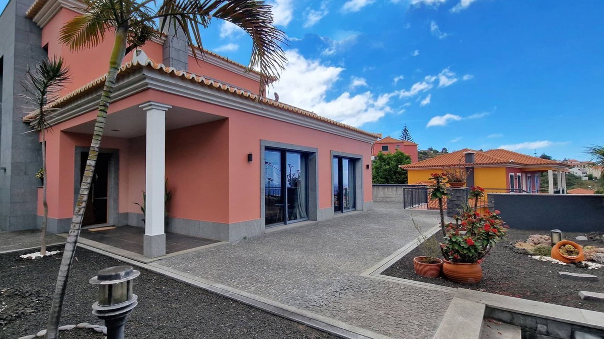 Sao Roque House | Mon Rêve Portugais by LovelyStay
