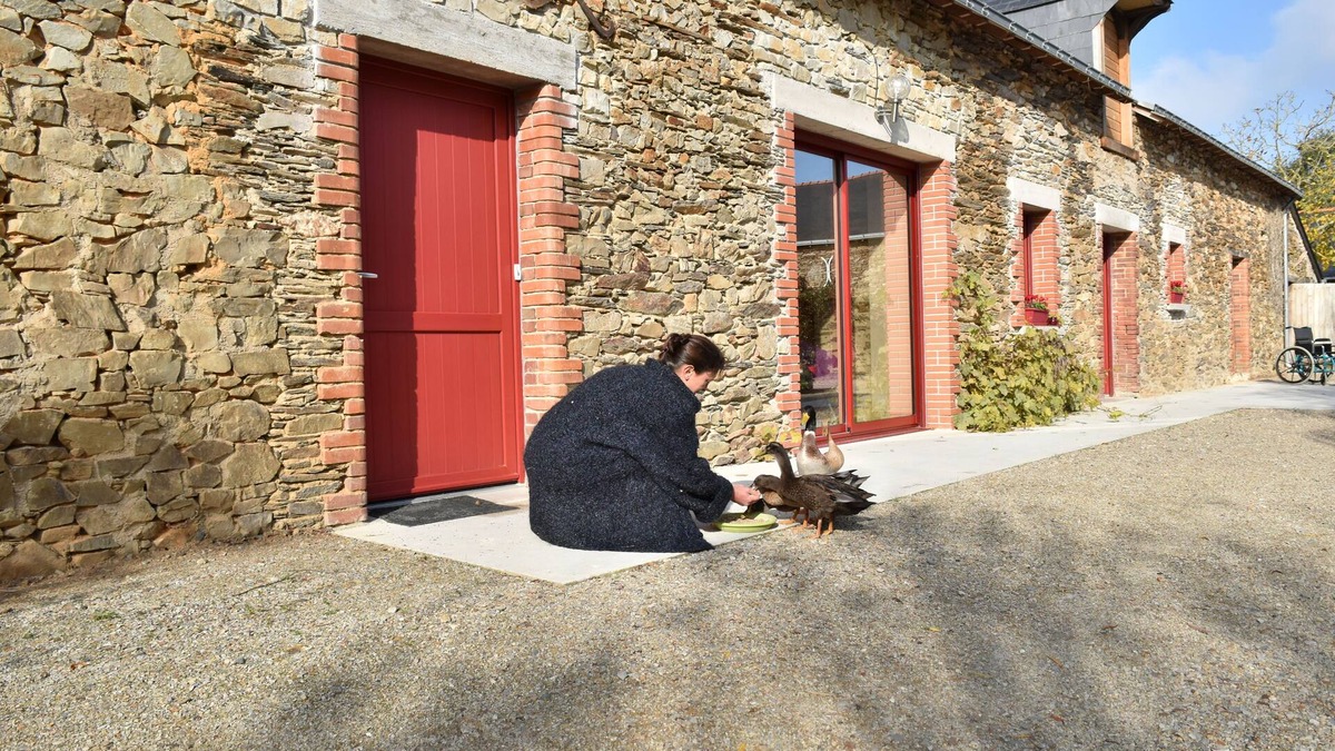 Challain-la-Potherie House | Mon Savoureux Jardin: Comfortable country cottage for animal lovers