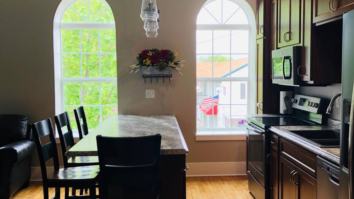 Green Lake Apartment | Mona K's-Little Green Rental