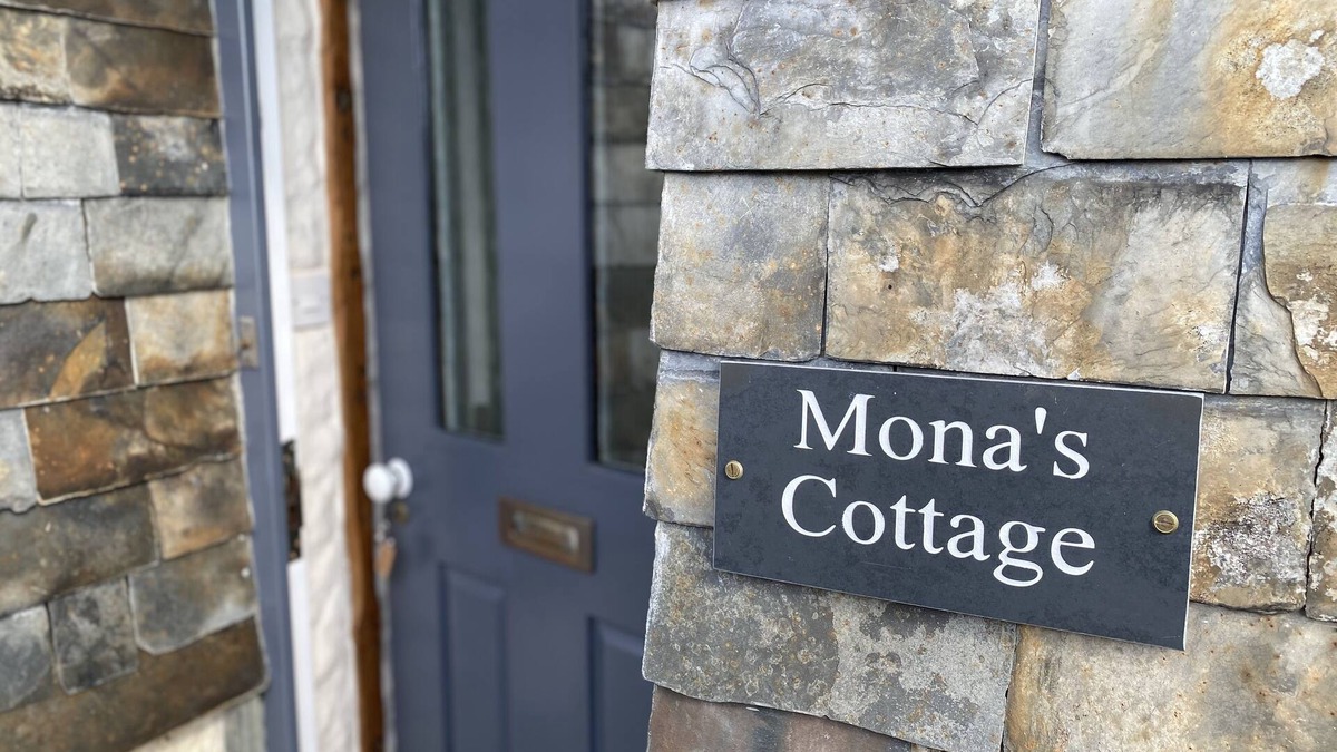 Charlestown Cottage | Mona's Cottage - Private Parking, Sea Views, Garden & Close To Harbour & Beach