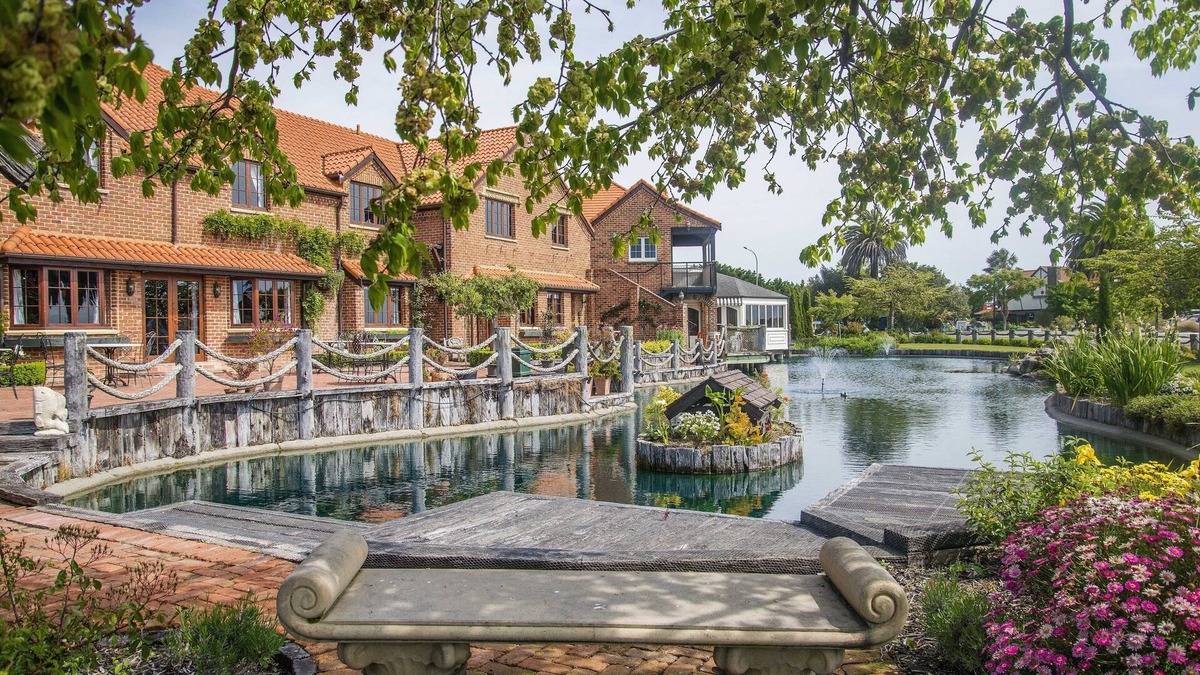 Stoke Apartment | Monaco Resort - Home to Compass Cottage