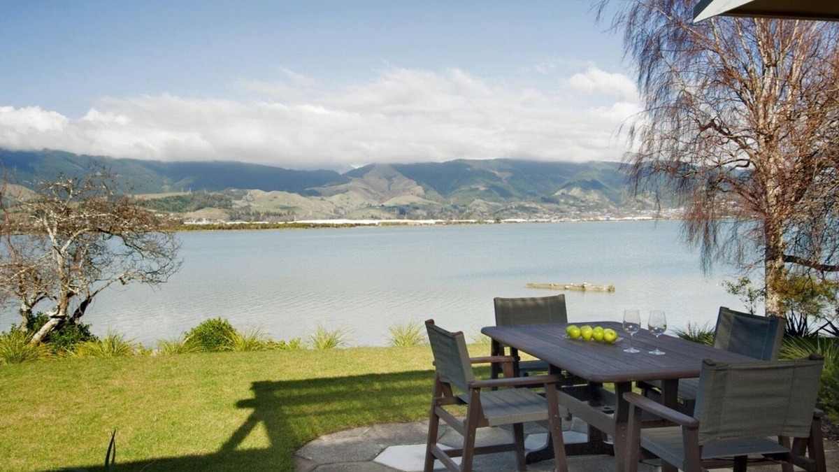 Nelson House | Monaco Waterside Magic - Holiday Home with Magnificent Water Views