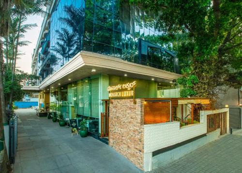 Shivaji Nagar Hotel | Monarch Luxur - Infantry Road