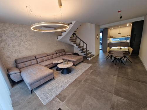 Sventoji House | MONCI erdvūs apartamentai Monciskėse su uždaru kiemeliu
