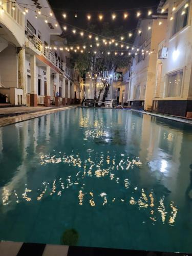 Ba Keo Hotel | MONDAY Hotel