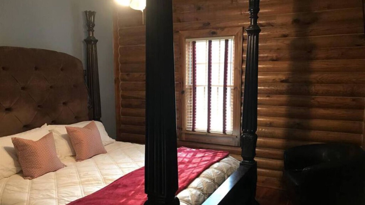 Loris Apartment | Mongolia Room w/ Bedroom