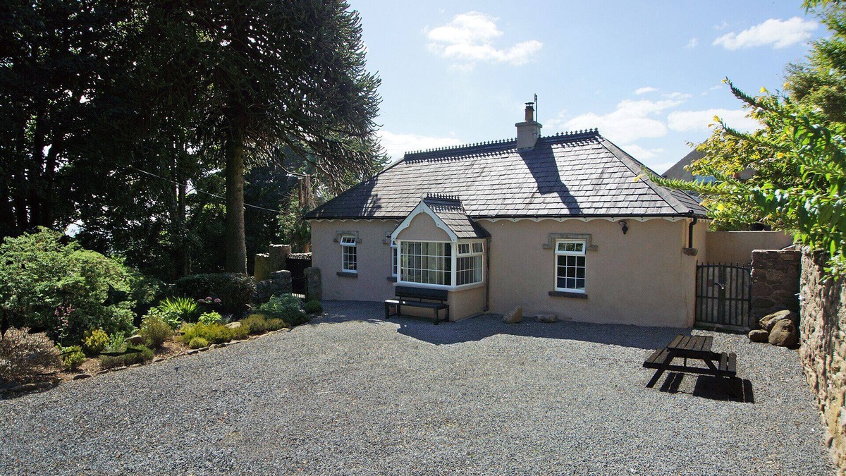 Mullinavat House | Monkey Puzzle Cottage