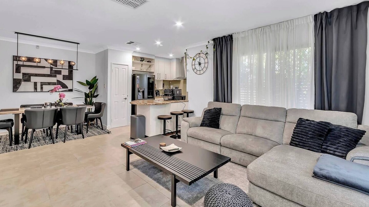 Doubleview House | Mono Haus Sleek Doubleview Escape near Beach and CBD