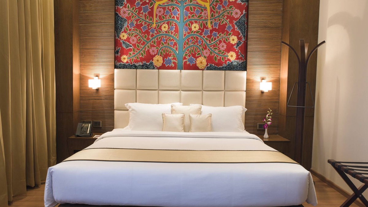 Sector V Hotel | Monotel Luxury Business Hotel