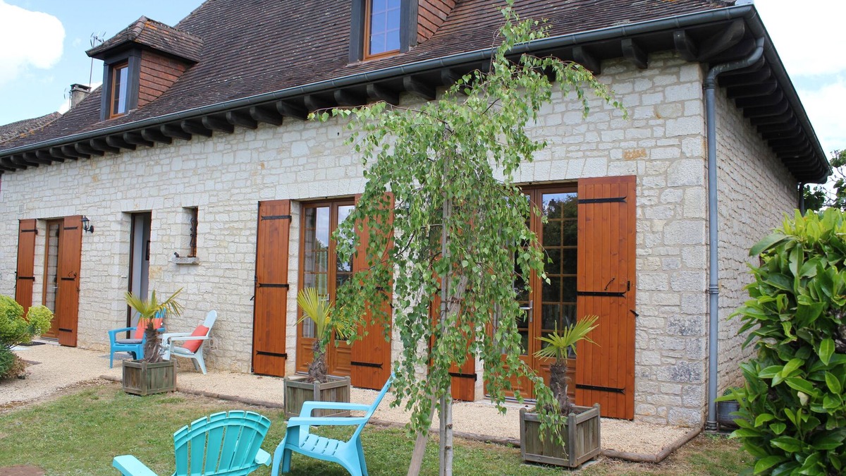 Monpazier House | Monpazier village, villa in enclosed garden: "Aux Portes de la Bastide" 2/4 people