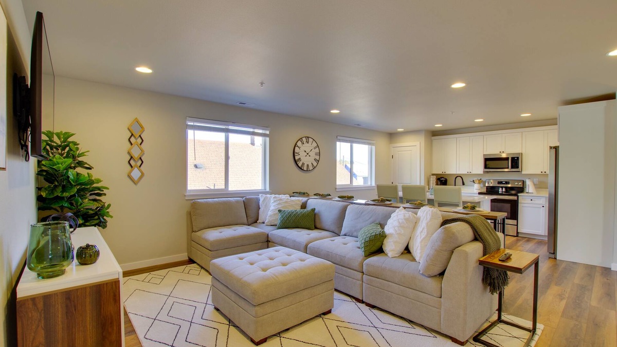 Monroe Apartment | Monroe Apartment Near Evergreen State Fairgrounds!