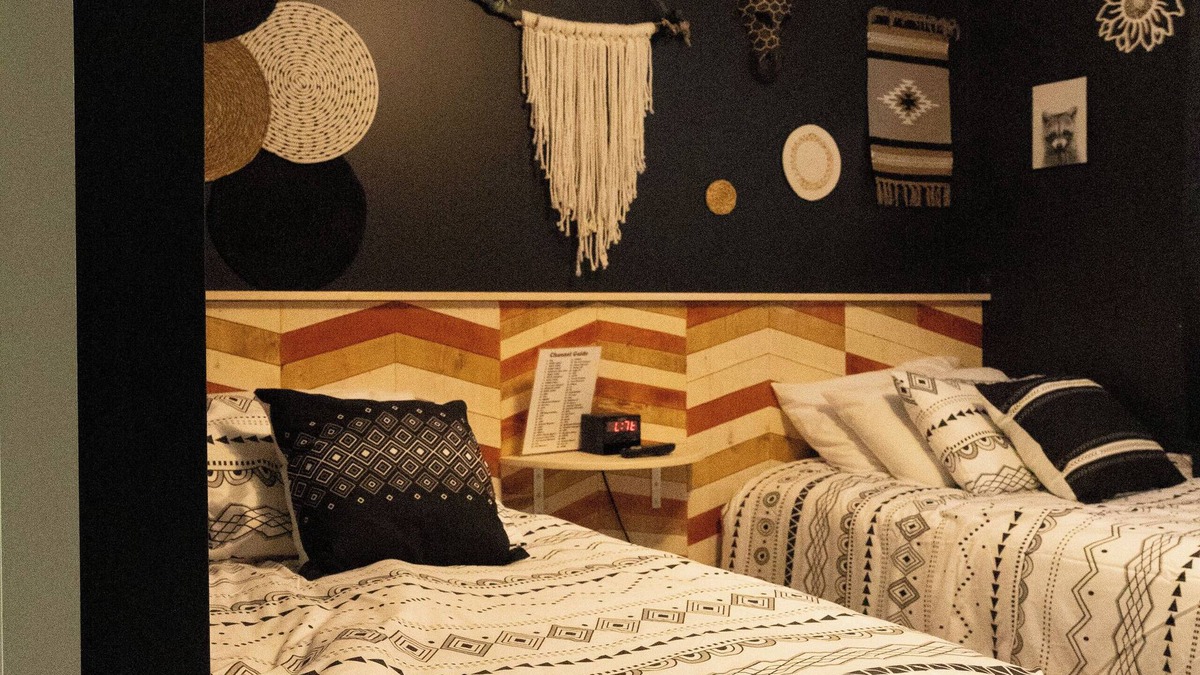 Pittsfield Hotel | Monroe Street Suites