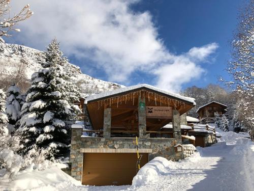 Le Bettaix Cabin | Monster Chalets