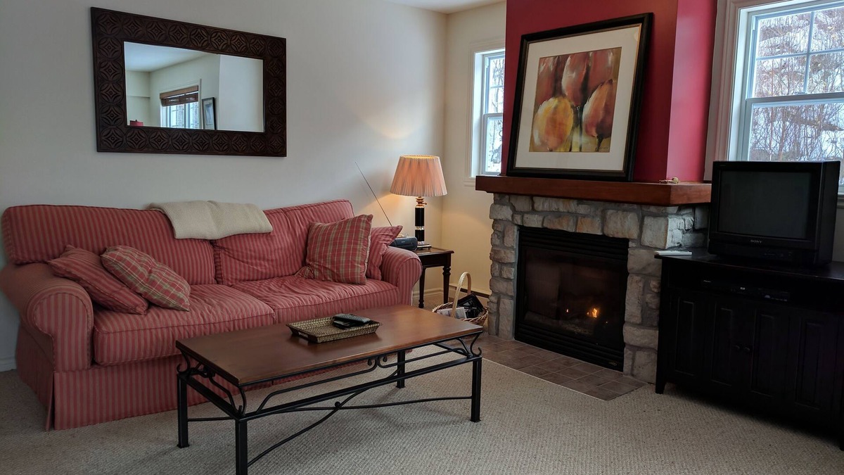 Saint-Faustin-Lac-Carre Condo | Mont Blanc Condo - SANDY BEACH & LAKE - FAMILY FRIENDLY - Clean and Quiet