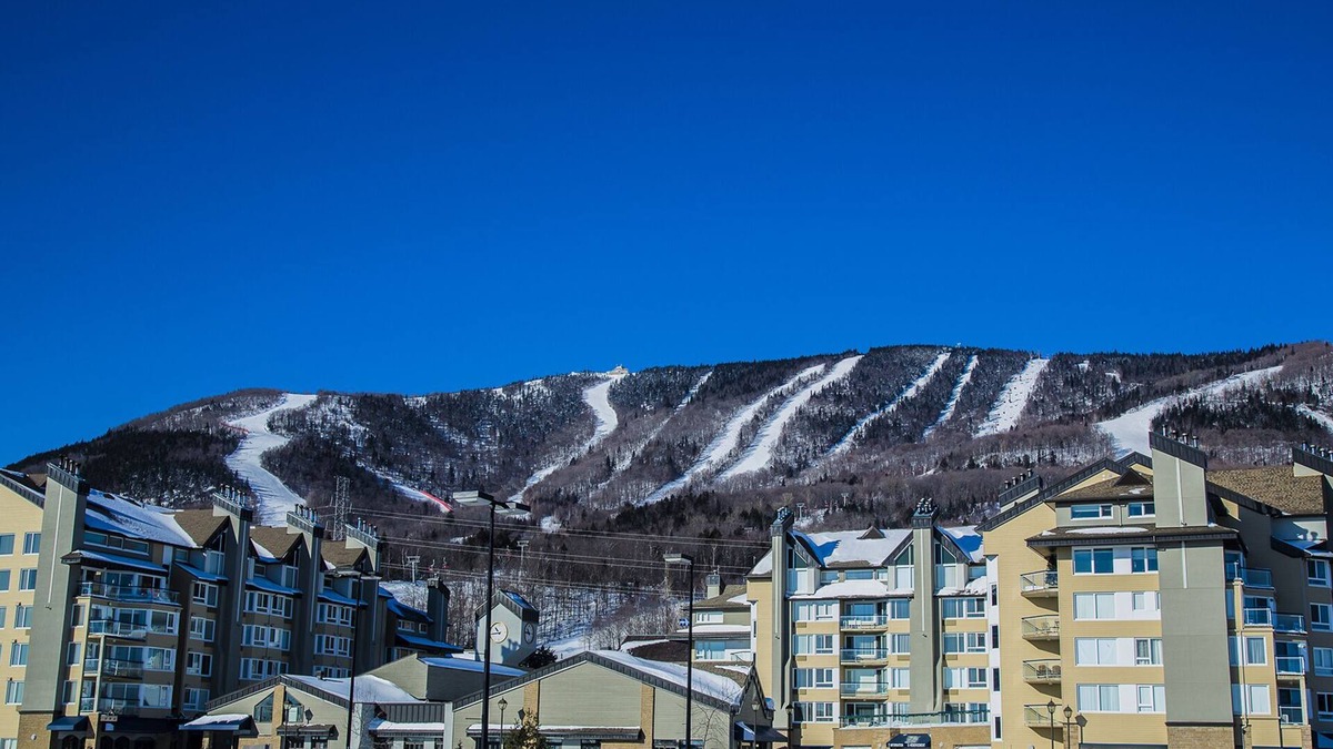 Beaupre Apartment | Mont Sainte Anne, Massif de Charlevoix, studio ski IN ski OUT Quebec city