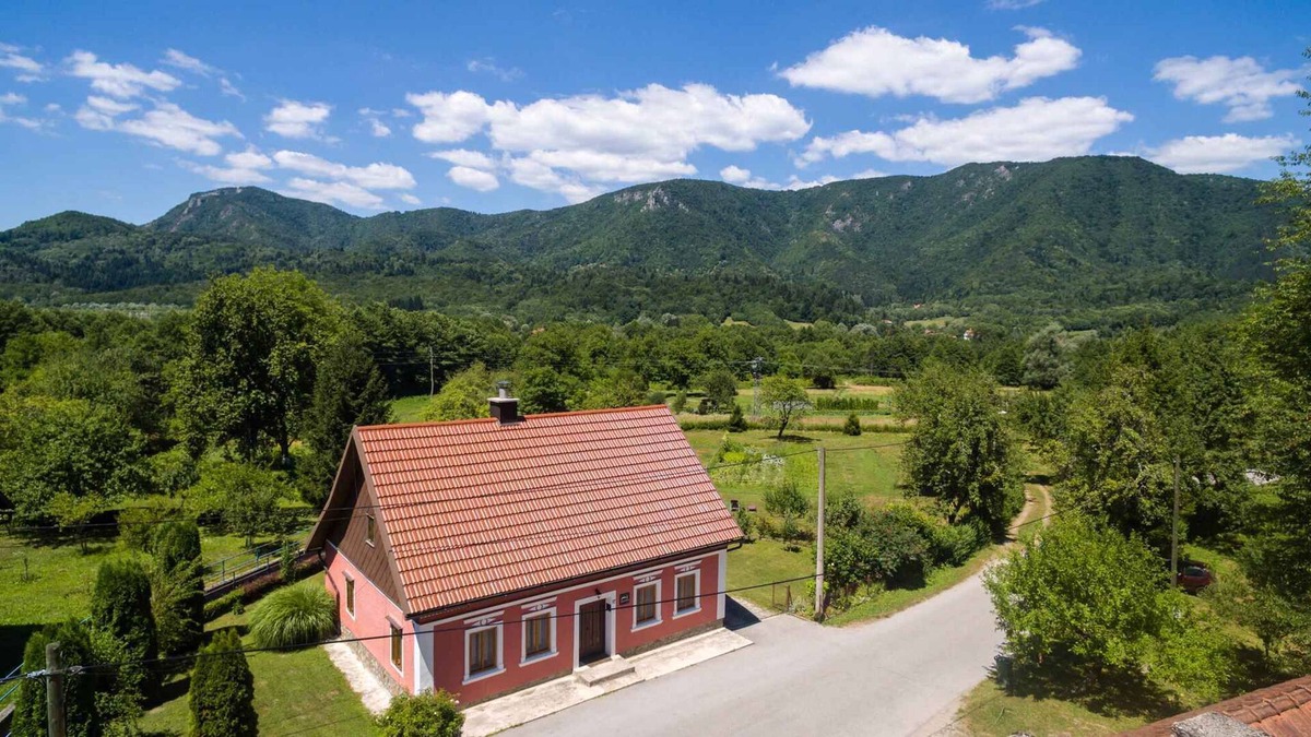 Skrad House | Montain hut With large garden