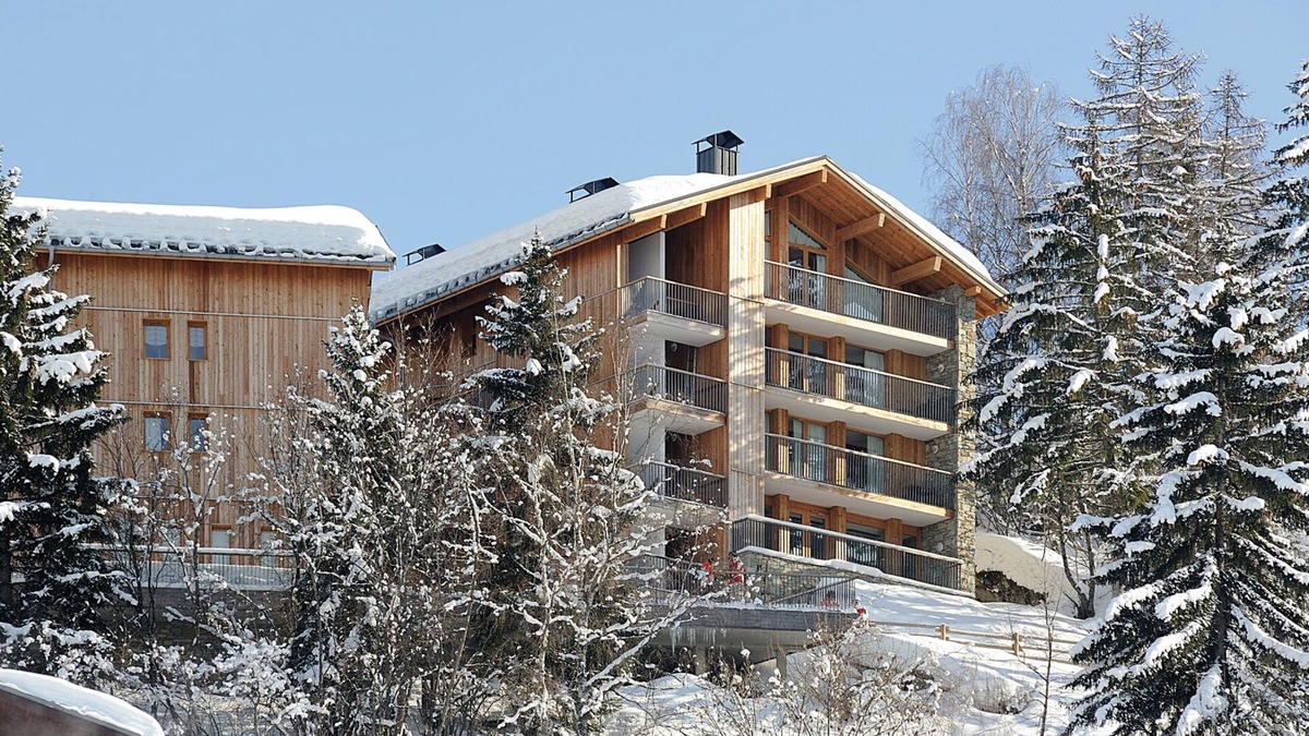 Montchavin Apartment | Montchavin Stunning Modern Ski Flat 47M/2 Breathtaking views Sleeps 6 people.