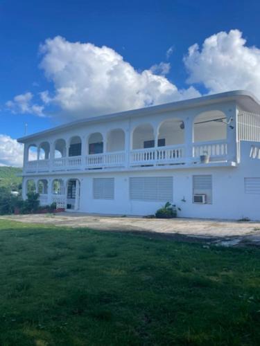 Canovanas House | Montecielo-Mountain View Escape 20 minutes to Airport