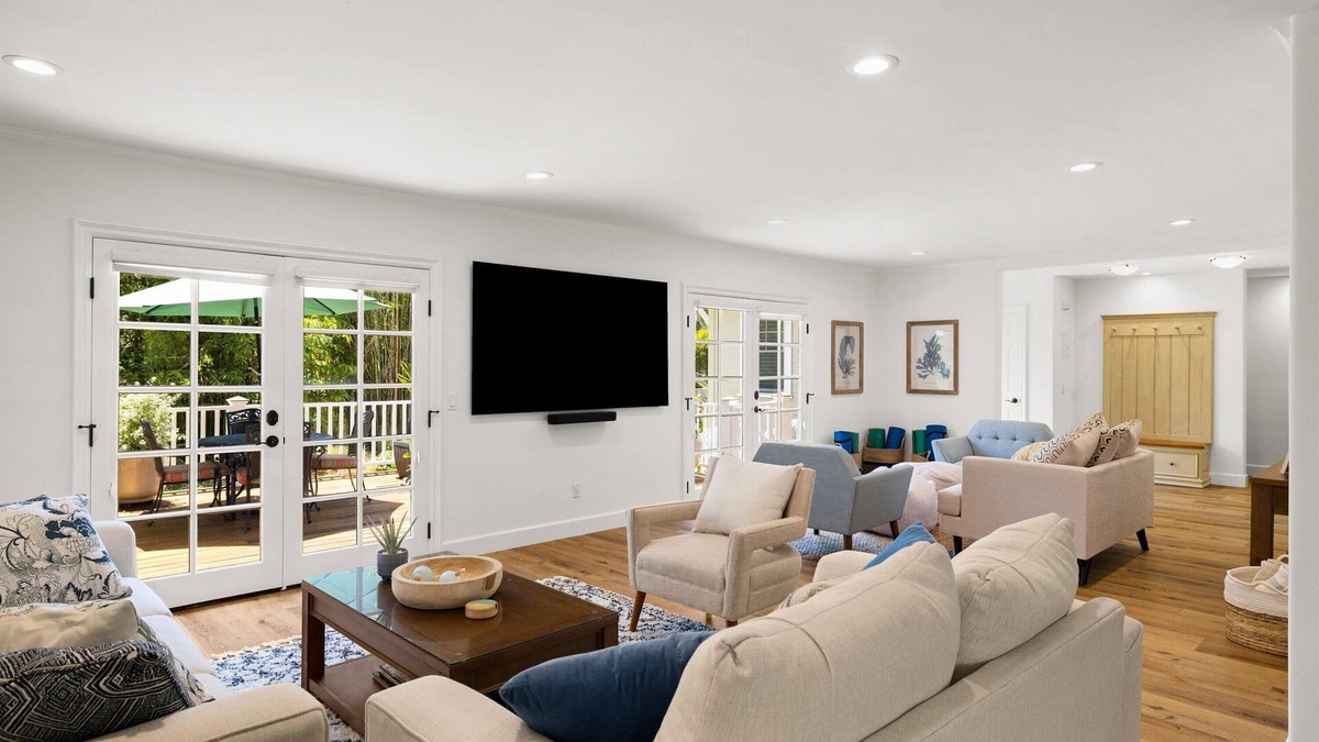 Montecito House | Montecito Beach House w/Hot Tub & Cold Plunge - Walk to Beach and Restaraunts