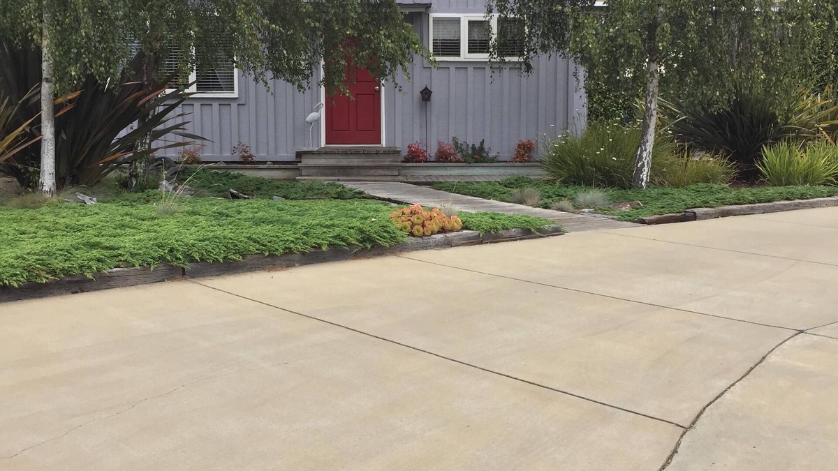 Mescal Corridor NW House | Monterey Peninsula Area Seaside Guest House