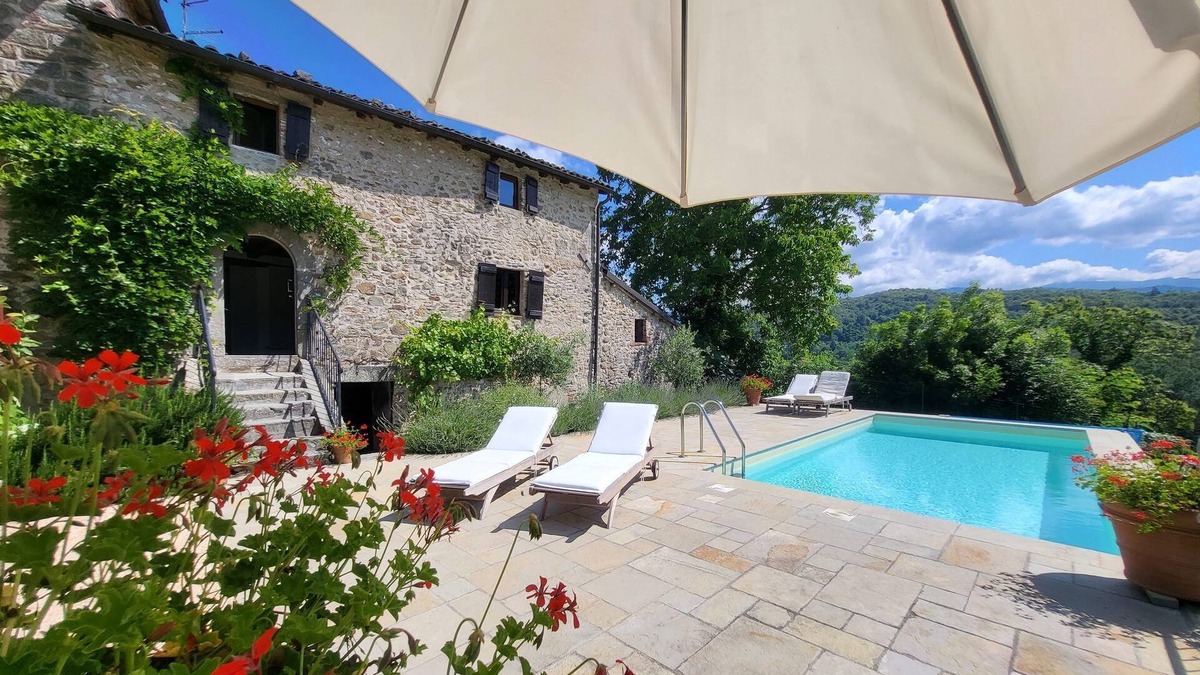 Castelnuovo di Garfagnana Villa | Monterotondo mountain villa with private pool, walk restaurant, WIFI.