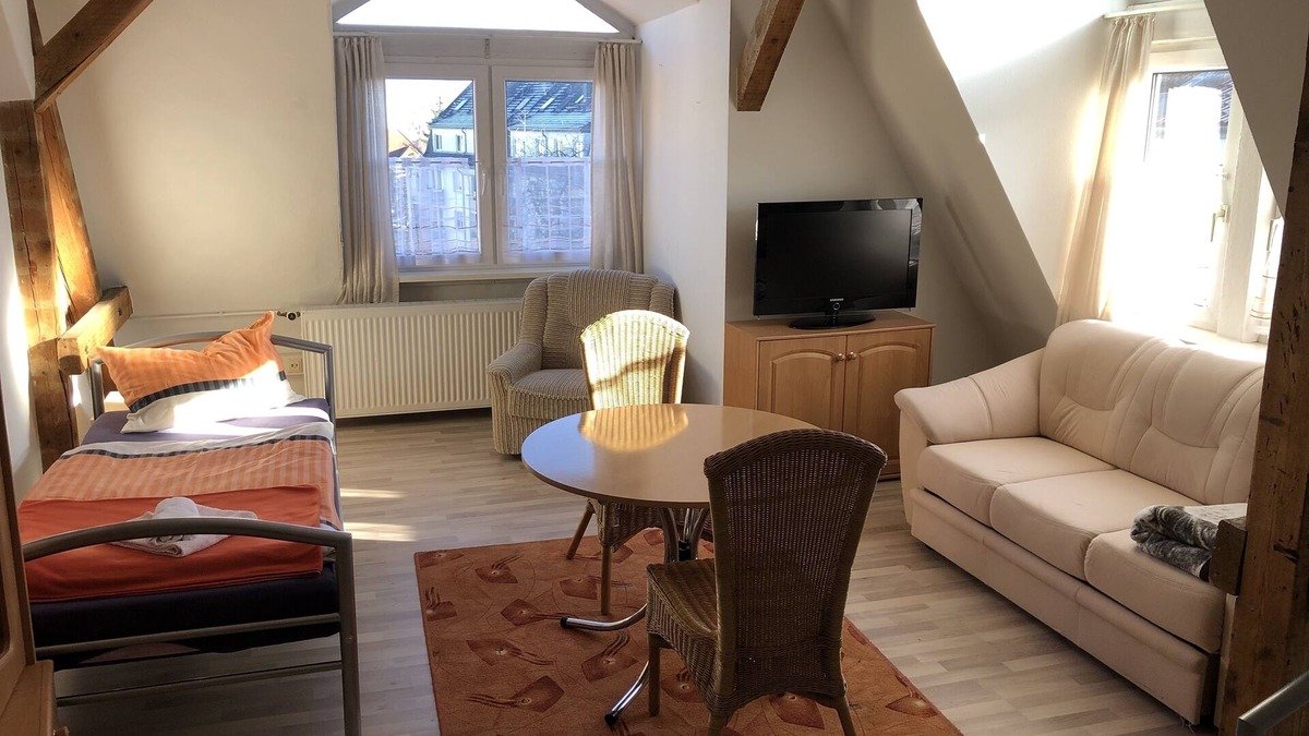 Krampfervorstadt Apartment | “Monteur Domizil Erfurt” double room XL 302