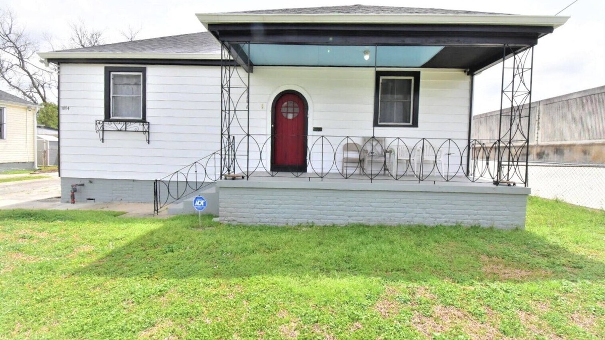 Saint Roch House | Month to Month Charming 2-bedroom home in the center of New Orleans