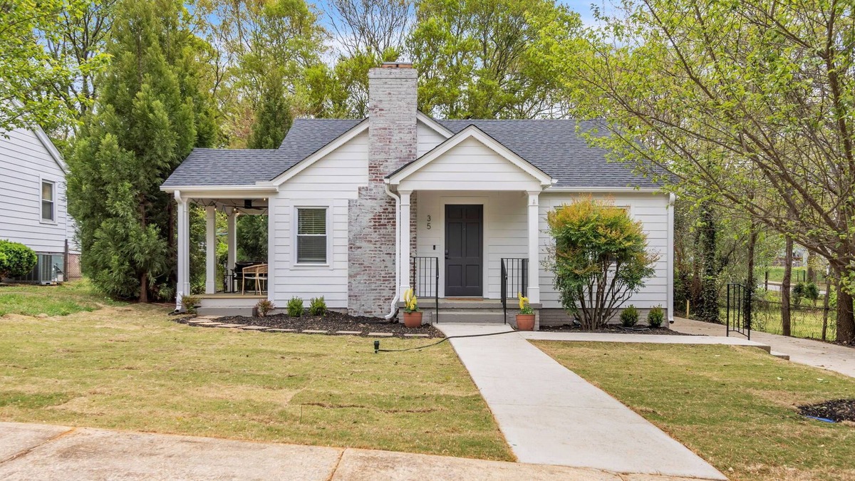 Greenville House | Monthly 2BR, Firepit, Fenced Yard, Workspace