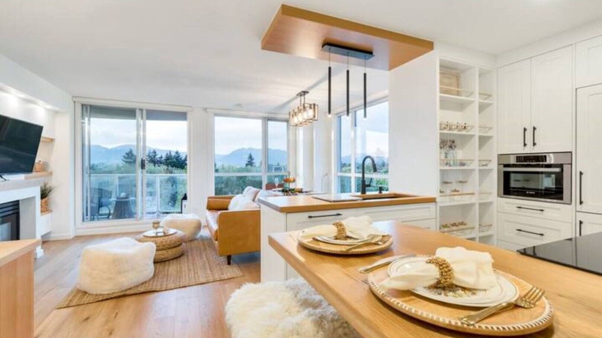 West Side Apartment | Monthly Furnished Rental: Luxuriously Cozy Kerrisdale Apartment- UBC/YVR/DT