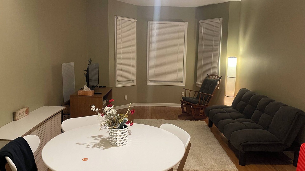 Centretown West Apartment | Monthly rental - 1-BDR apt, ALL included (hot water, hydro and heating).