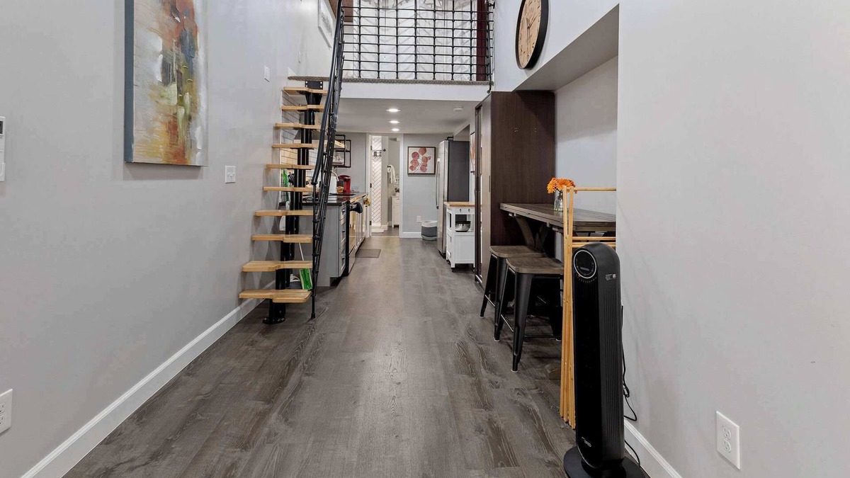 Barths Apartment | Monthly Rental- Bright loft in Wheat Ridge