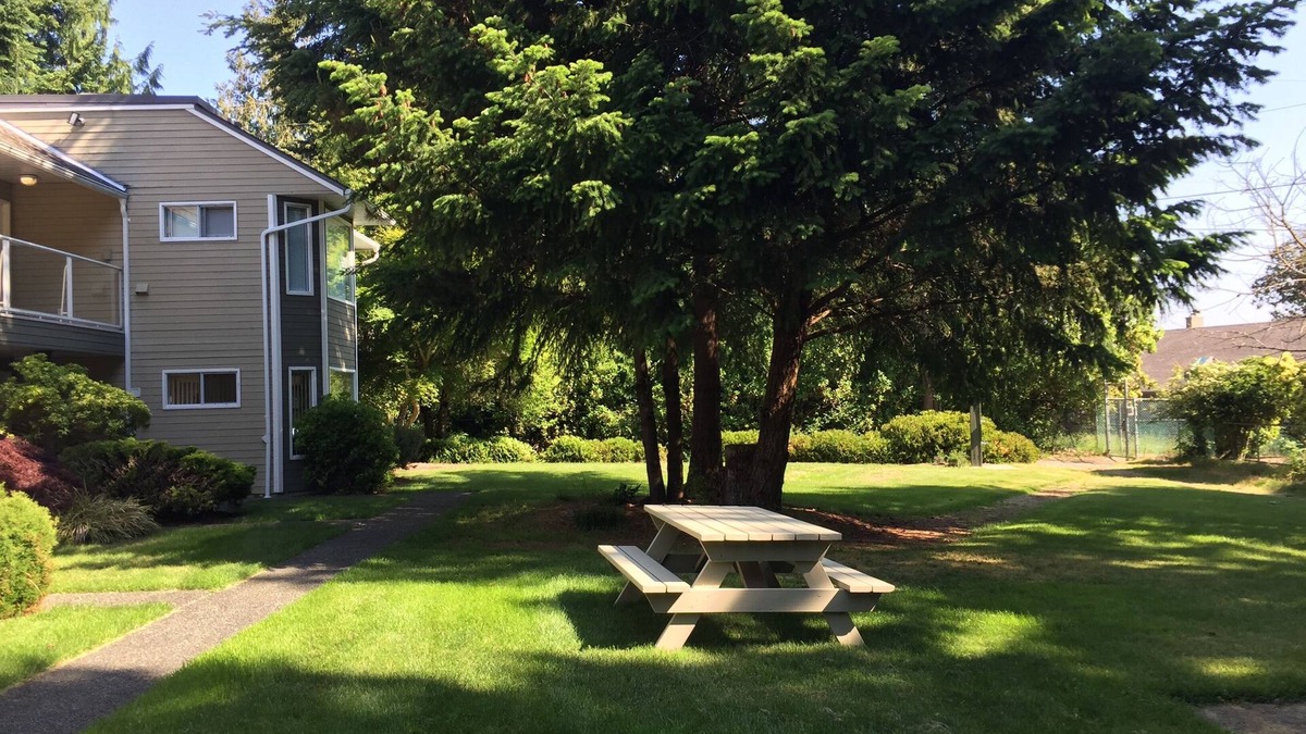Regional District of Nanaimo Condo | Monthly Rental Mid Sep- Mid June 2100.00 nLONG TERM RENTAL AVAILABLE Sept-Jun
