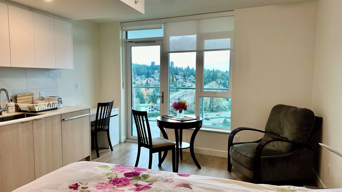 Burnaby Apartment | Monthly stay/Relocation Special near Lougheed Mall & SFU