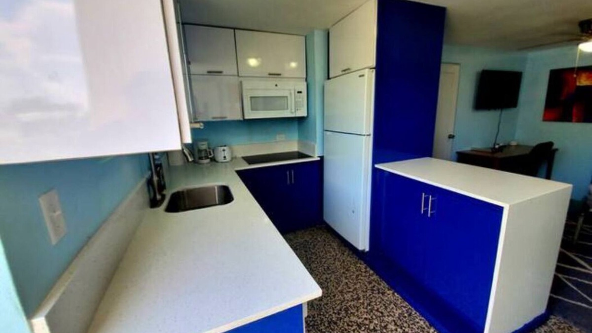 San Juan Apartment | Monthly Stays-Simple & Comfy 1BR, Walk to Beach- UNIT 6