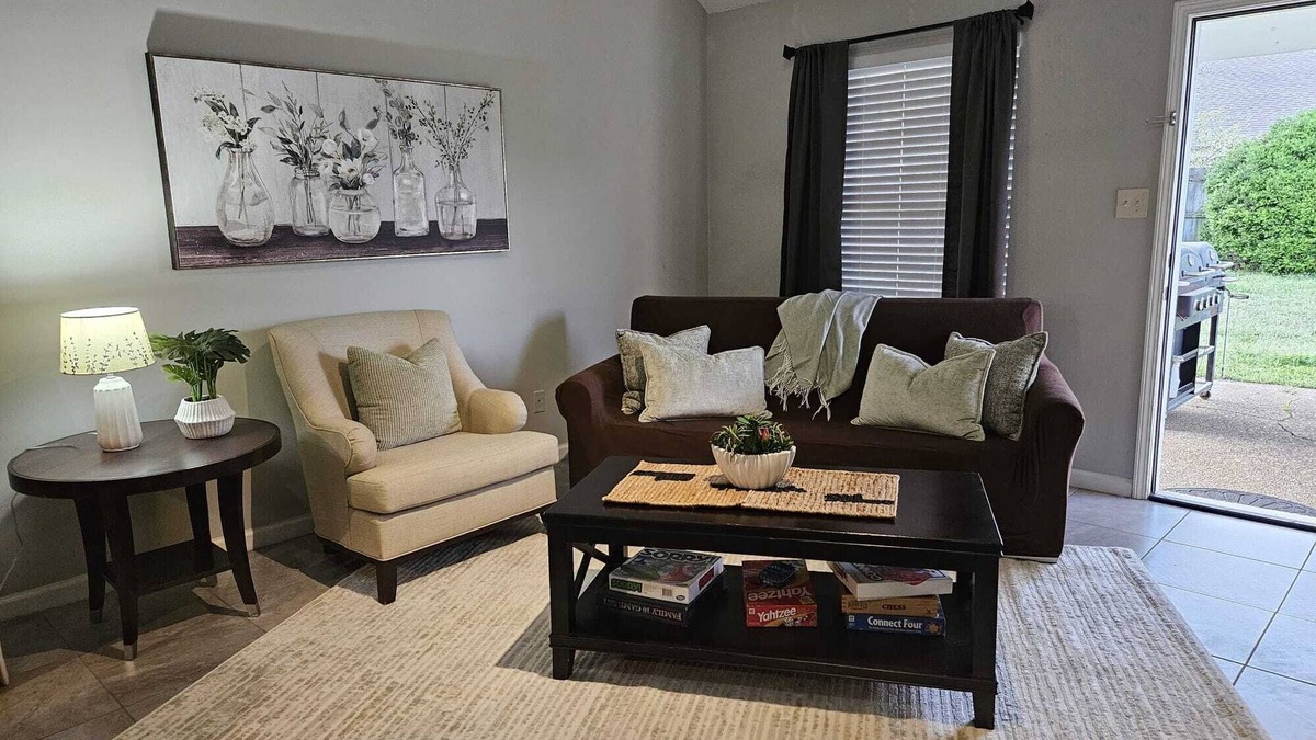 Cordova House | MONTHLY STAYS-Spacious Cordova Home Near Malls and Downtown Memphis