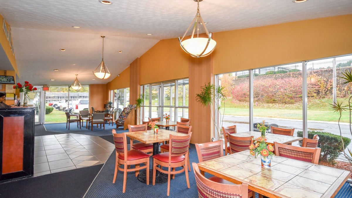 Framingham Hotel | Monticello Inn Framingham