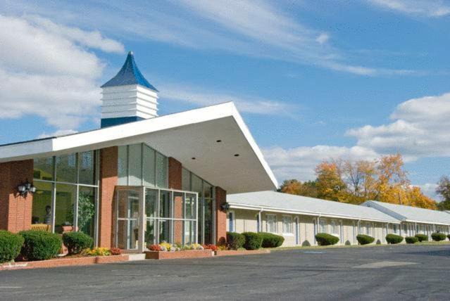 Natick Hotel | Monticello Inn- Framingham/ Boston