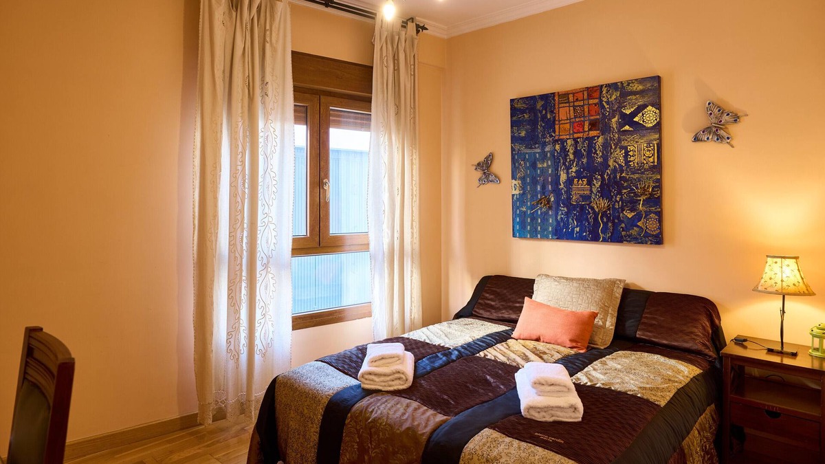 Montilla Apartment | "Montilla Turismo Vacacional Ttluga" Family-Friendly Apartment with Balcony & Wi-Fi