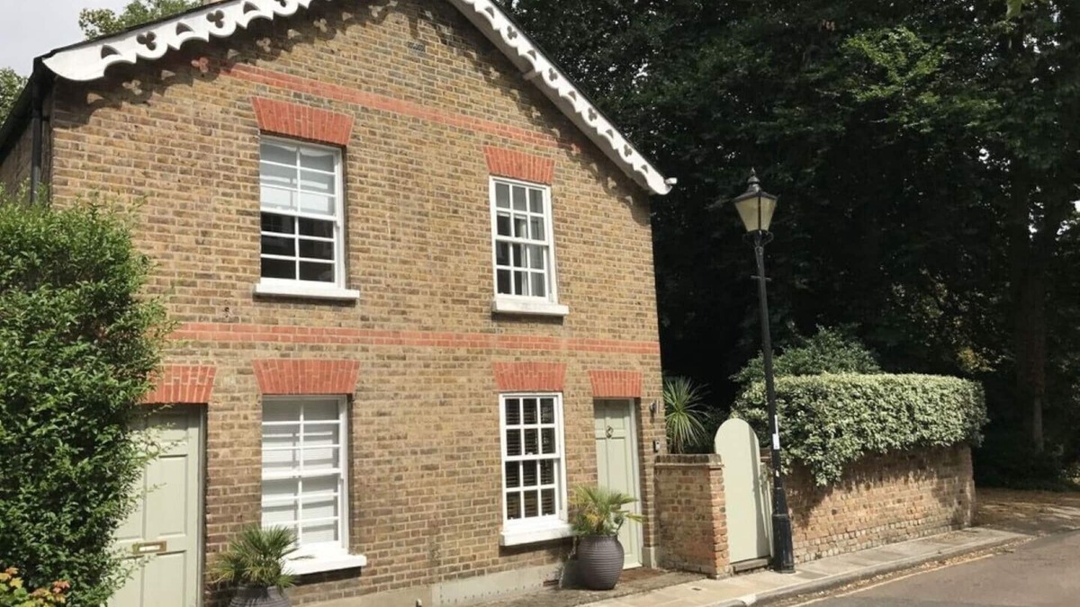 Twickenham Riverside Cottage | Montpelier Row Cottages, Terrace Cottage