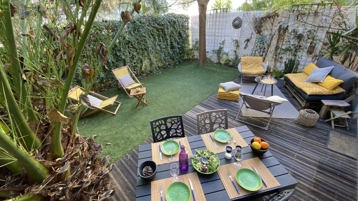 Port Marianne Apartment | MONTPELLIER, HEART PORT MARIANNE, AIR CONDITIONING, PRIVATE GARDEN and GARAGE