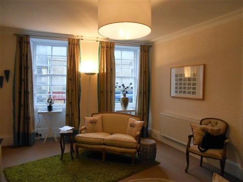 Selkirk House | Montrose Apartment
