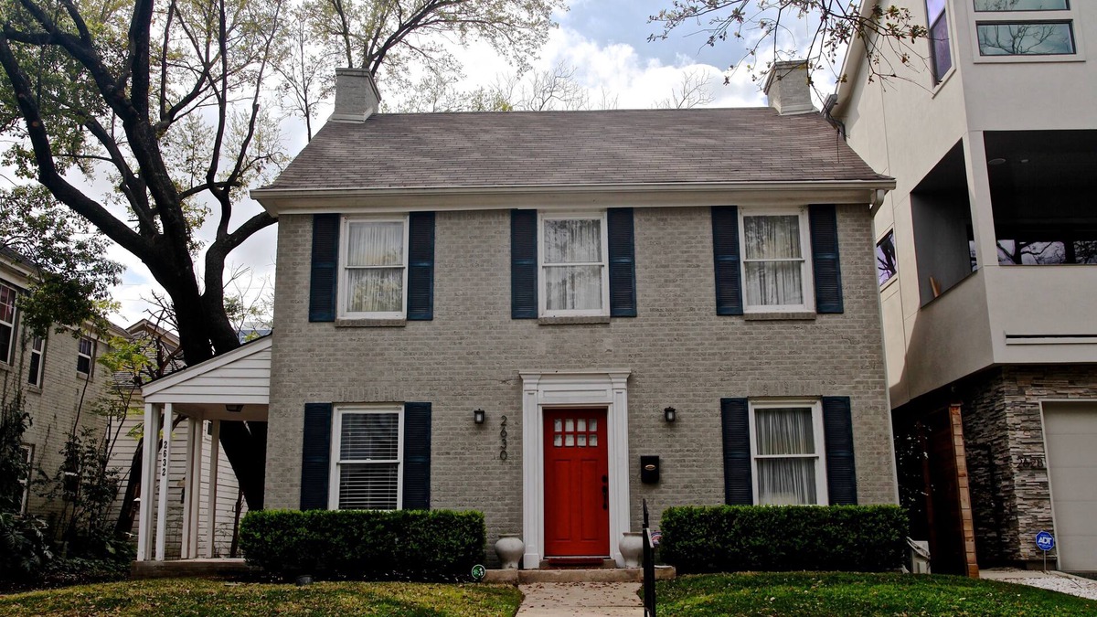 Greenway Plaza-Upper Kirby House | Montrose/River Oaks-walk to restaurants, stores Antique Charm w Modern Amenities