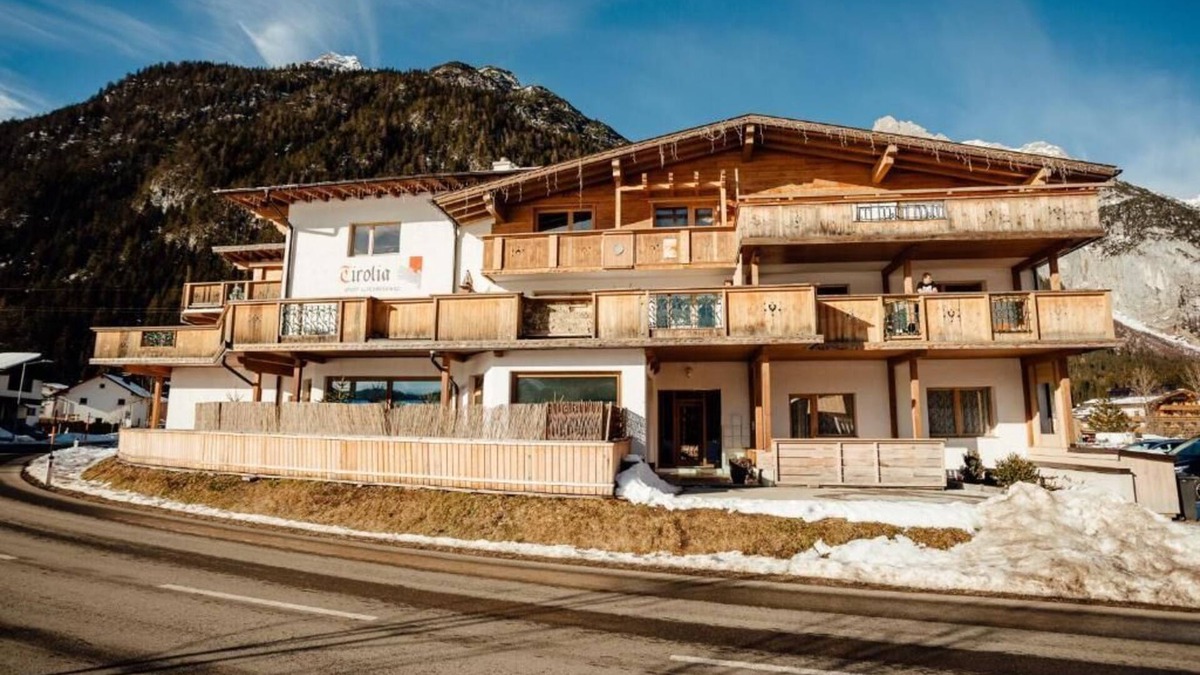 Leutasch Apartment | Monty by MoniCare High-quality, spacious apartment with private infrared cabin