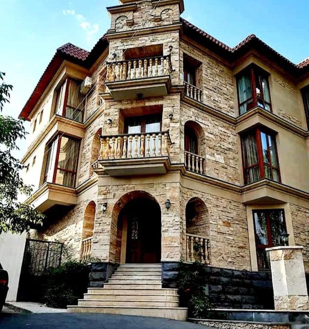Yerevan House | Monument Guesthouse