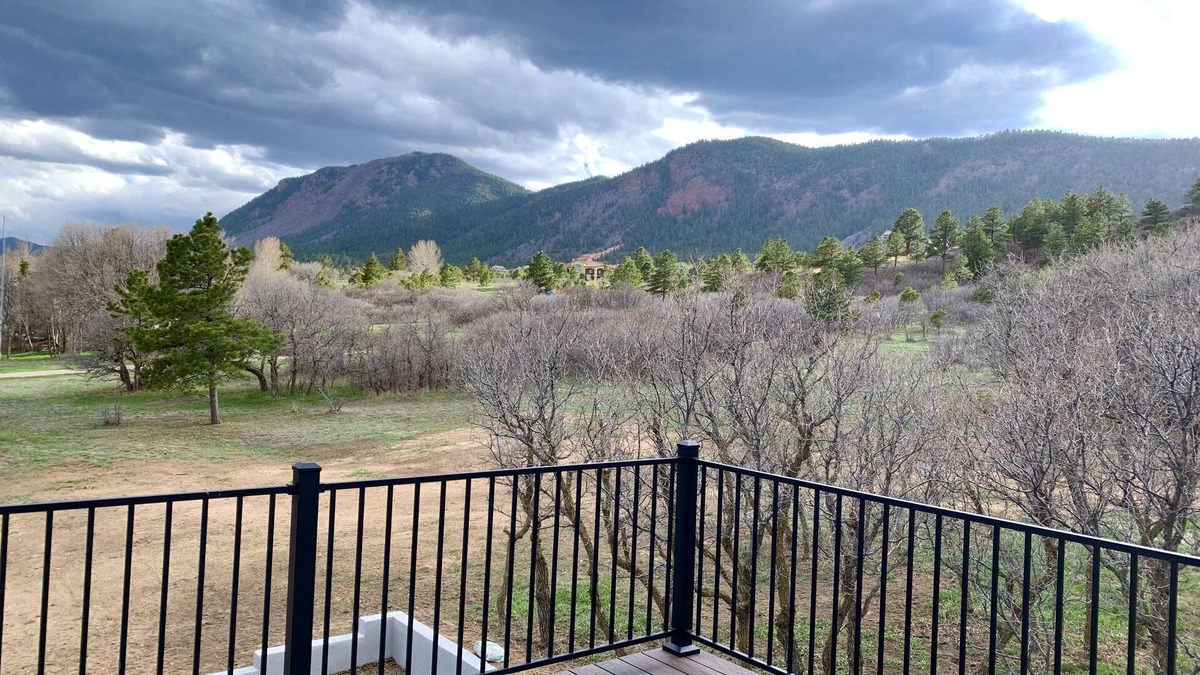Monument House | Monument- mountain views 15 minutes from USAFA North Gate entrance