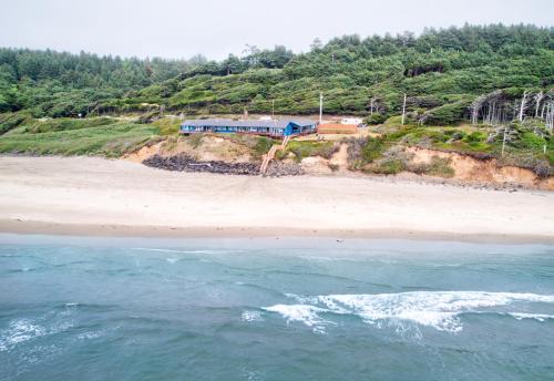 Newport Hotel | Moolack Shores Inn